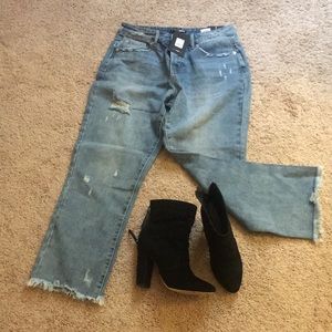 High rise, wide leg, frayed hem jeans ( Size M)